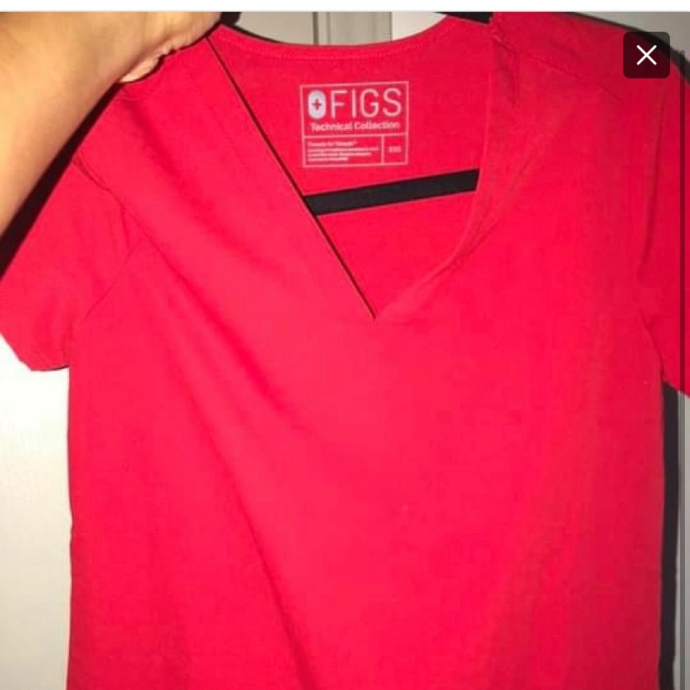 LIMITED EDITION Figs Red Casma Top. NWOT